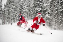 Medium santas skiing