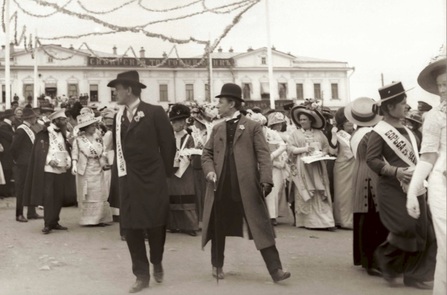 Great square                                                 .                     .     1911